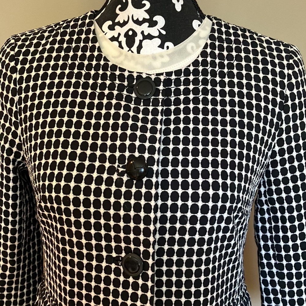 Fabulous black and white car coat/blazer.